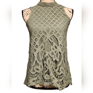 Rewind Sleeveless Lace Blouse